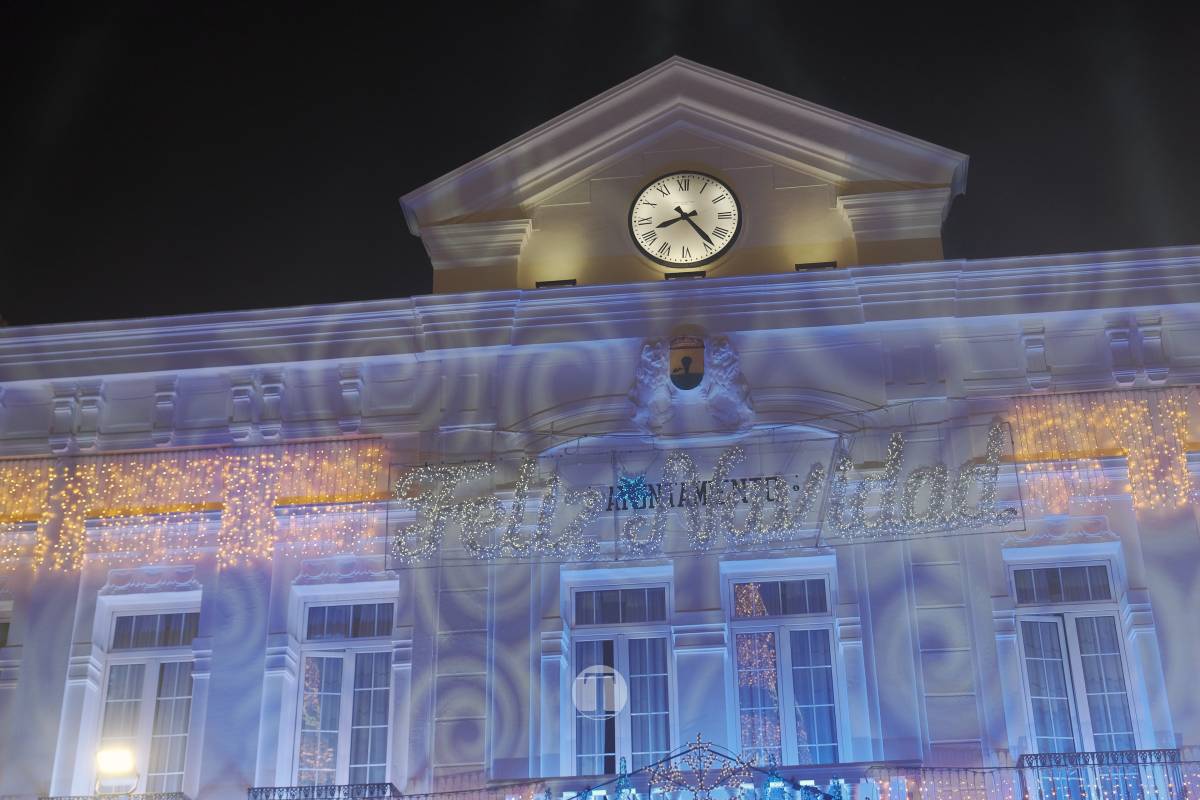 Tomelloso arranca la Navidad con un espectáculo de luces y fuegos artificiales en la Plaza de España