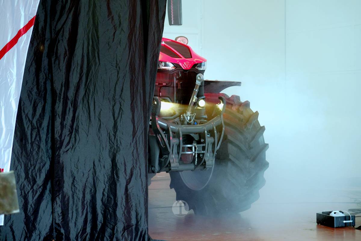 Centro Tractor celebra su entrega número 100 de Massey Ferguson en 2025: “Es todo un éxito, estamos contentísimos”