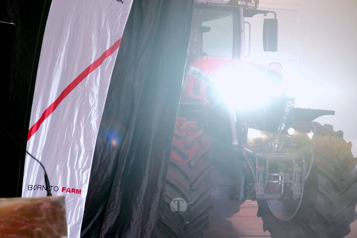Centro Tractor celebra su entrega número 100 de Massey Ferguson en 2025: “Es todo un éxito, estamos contentísimos”