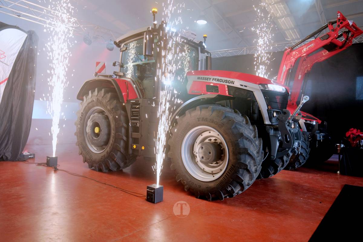 Centro Tractor celebra su entrega número 100 de Massey Ferguson en 2025: “Es todo un éxito, estamos contentísimos”