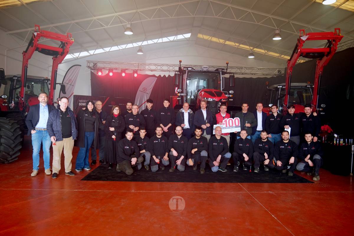 Centro Tractor celebra su entrega número 100 de Massey Ferguson en 2025: “Es todo un éxito, estamos contentísimos”