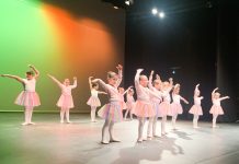 Baile y solidaridad se unieron en el Festival Navideño contra el Cáncer en Tomelloso