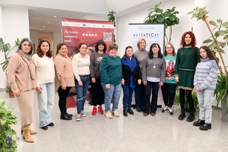 Doce mujeres se forman en Tomelloso en acceso y desarrollo de competencias digitales