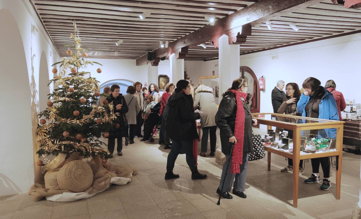 Cáritas Tomelloso inaugura su Rastrillo Navideño en la Posada de los Portales: "Una llamada a la reflexión y a la solidaridad"