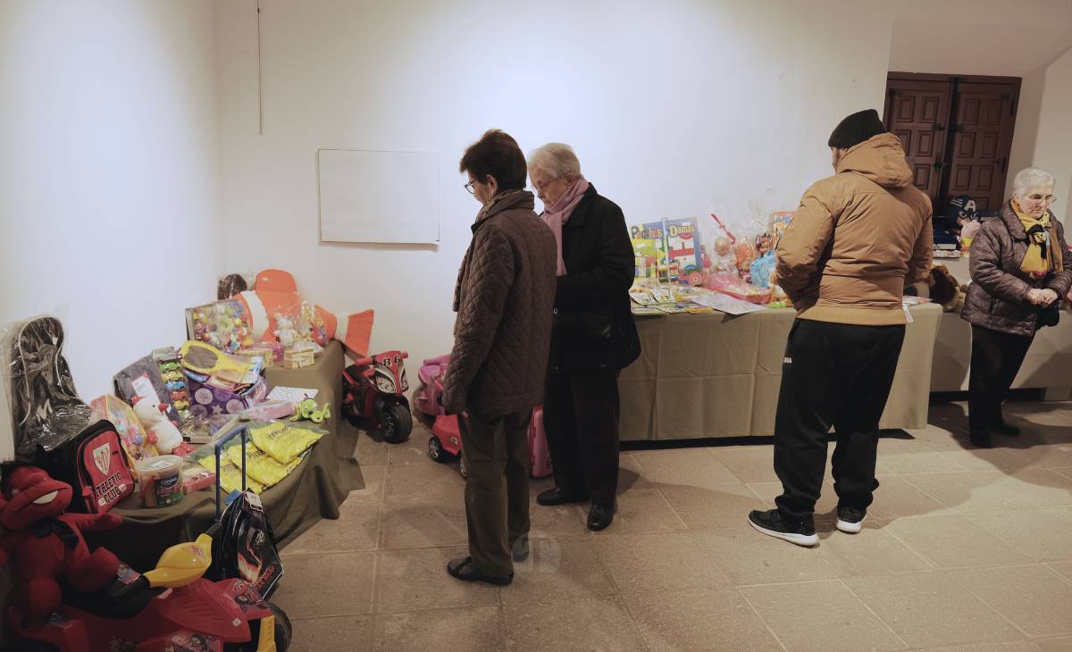 Cáritas Tomelloso inaugura su Rastrillo Navideño en la Posada de los Portales: "Una llamada a la reflexión y a la solidaridad"