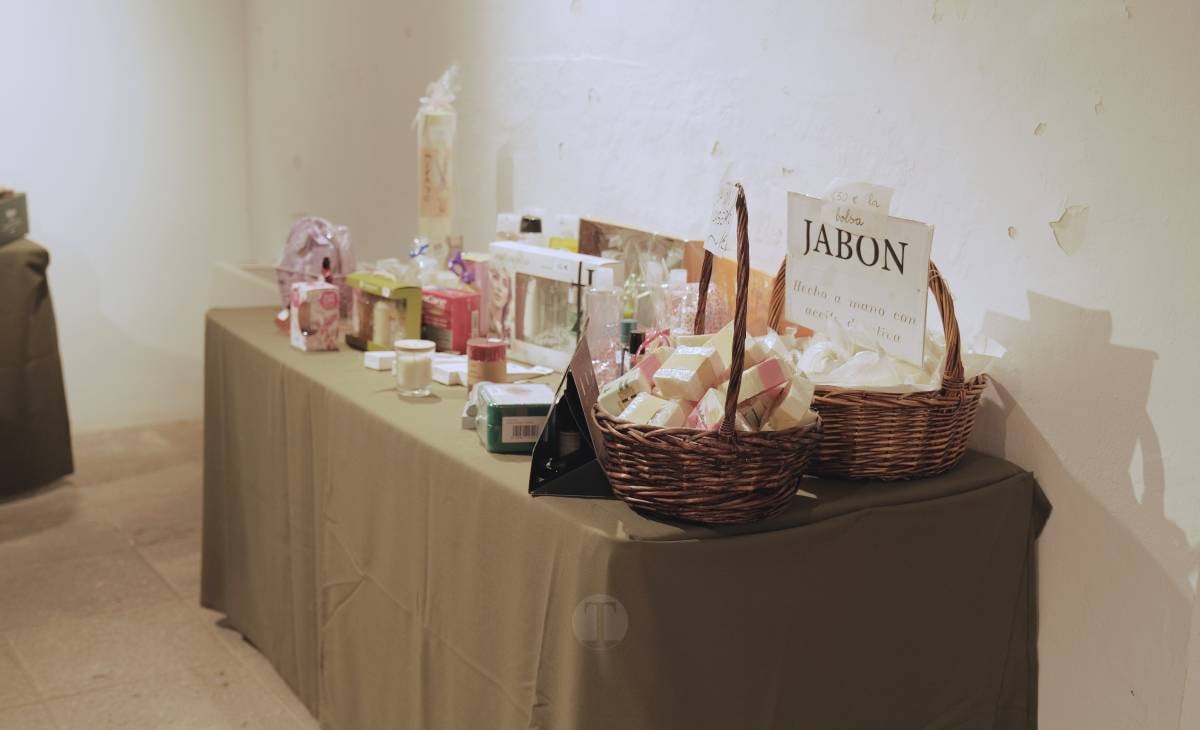 Cáritas Tomelloso inaugura su Rastrillo Navideño en la Posada de los Portales: "Una llamada a la reflexión y a la solidaridad"