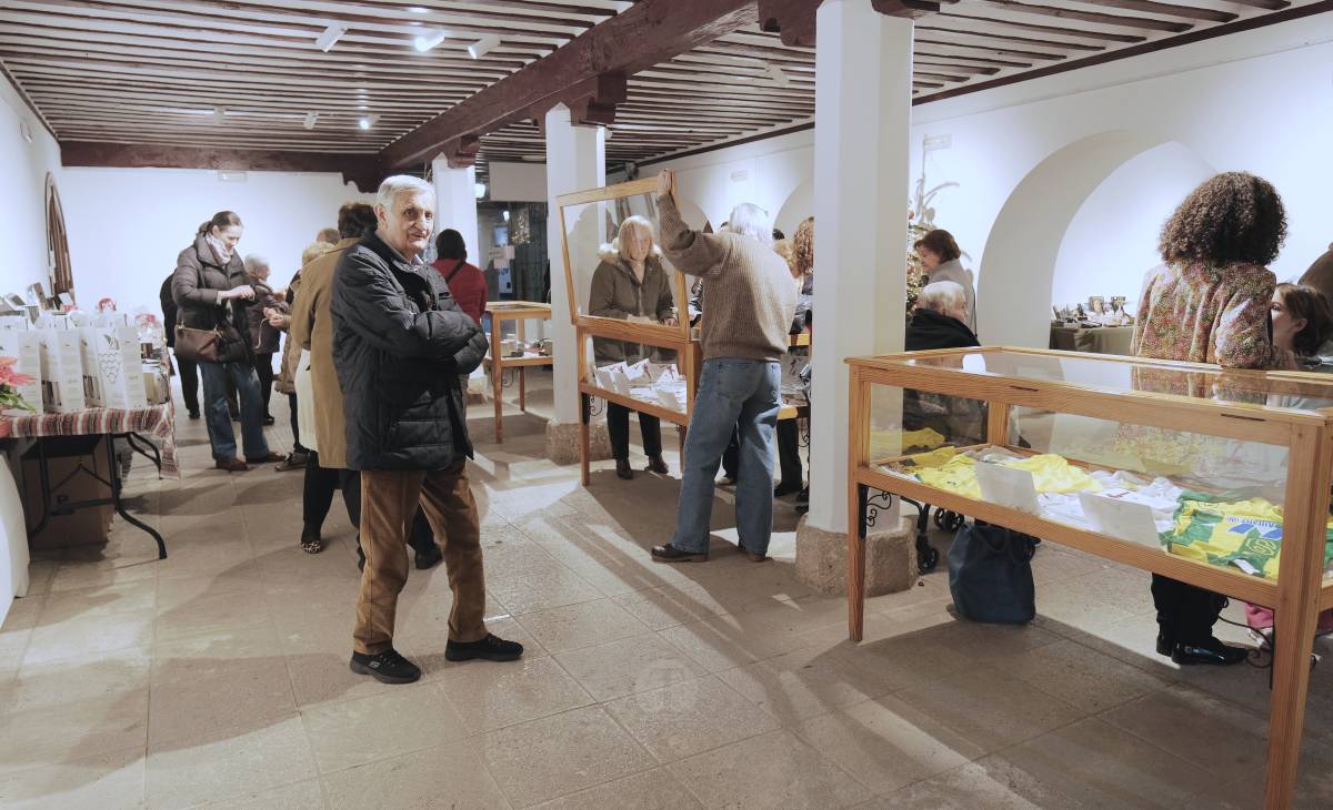 Cáritas Tomelloso inaugura su Rastrillo Navideño en la Posada de los Portales: "Una llamada a la reflexión y a la solidaridad"