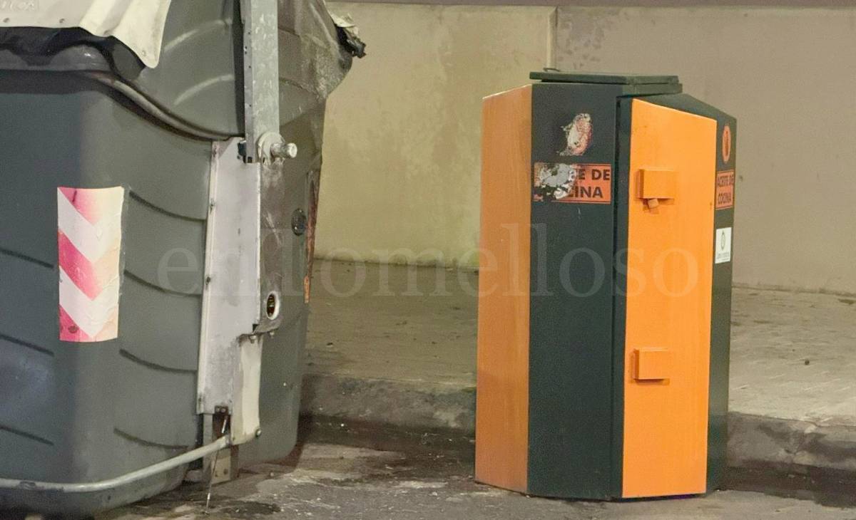 Incendio calcina varios contenedores en la calle Antonio Jareño de Tomelloso