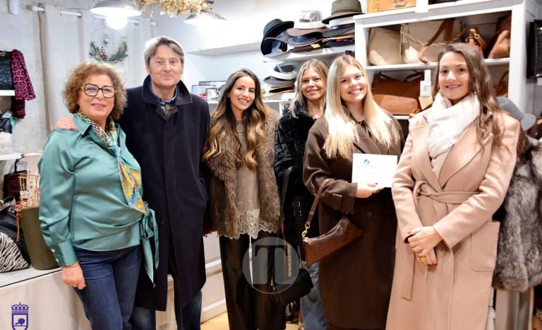 Lucía Carrasco gana los 1.000 euros del sorteo “Elige Tomelloso” para apoyar al comercio local