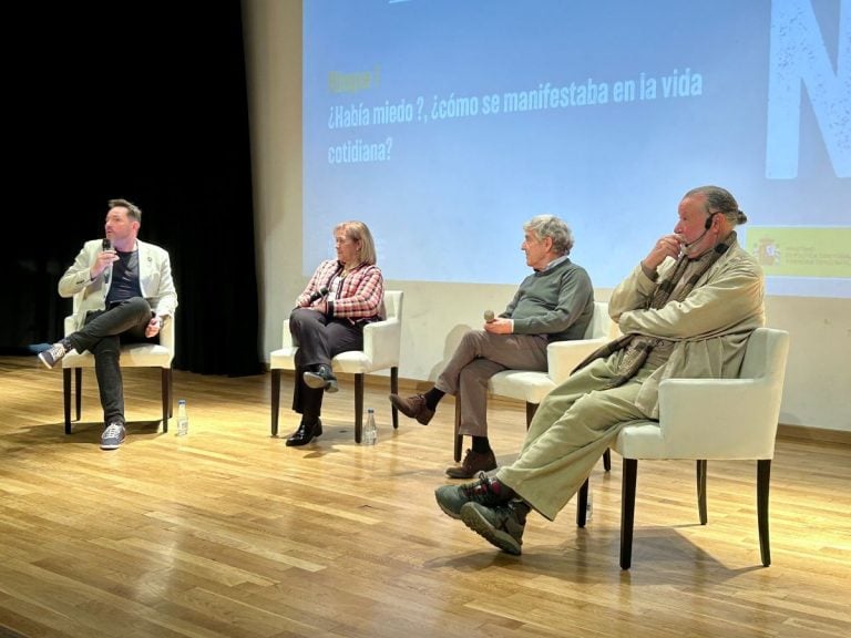 Una exposición acerca la memoria democrática a la juventud en Tomelloso