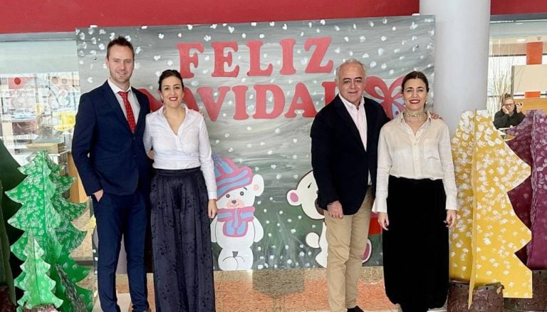 La Navidad se cuela en el Hospital de Tomelloso con música, homenaje y compromiso sanitario