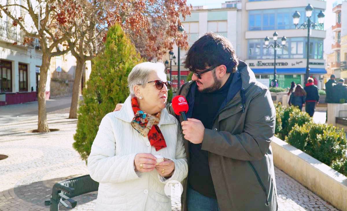Niños, regalos y villancicos: la Navidad toma la Plaza de España de Tomelloso