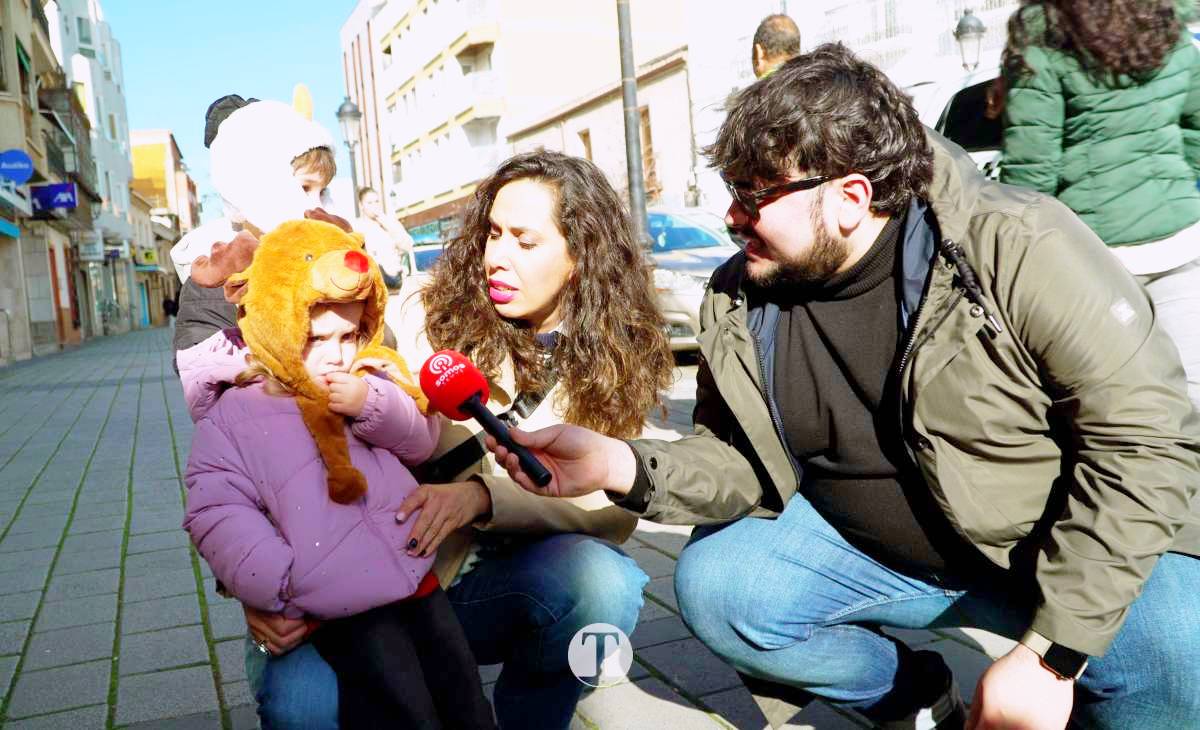 Niños, regalos y villancicos: la Navidad toma la Plaza de España de Tomelloso