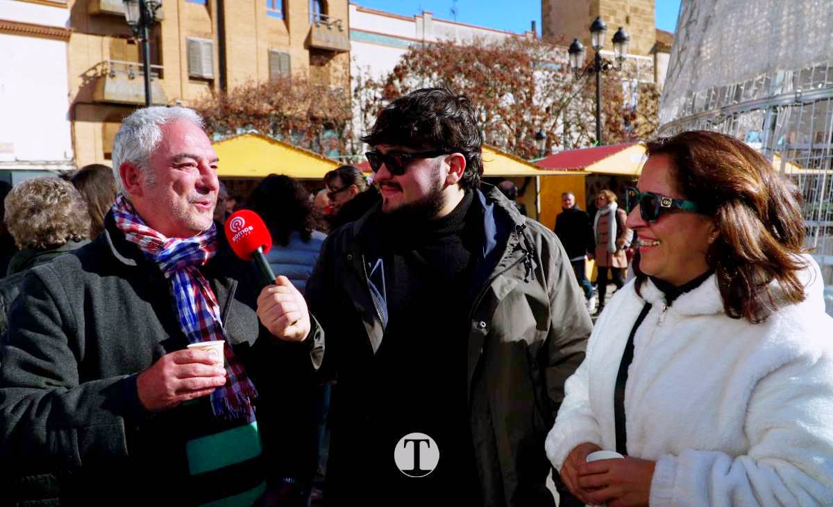 Niños, regalos y villancicos: la Navidad toma la Plaza de España de Tomelloso