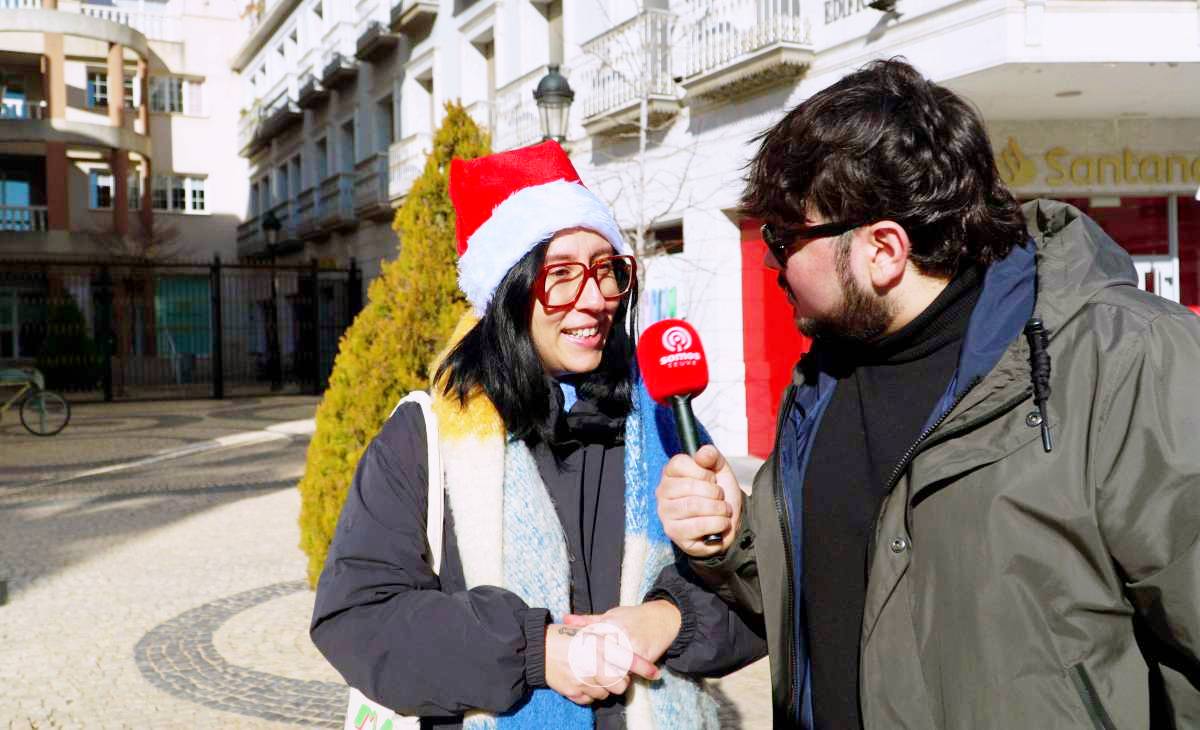 Niños, regalos y villancicos: la Navidad toma la Plaza de España de Tomelloso
