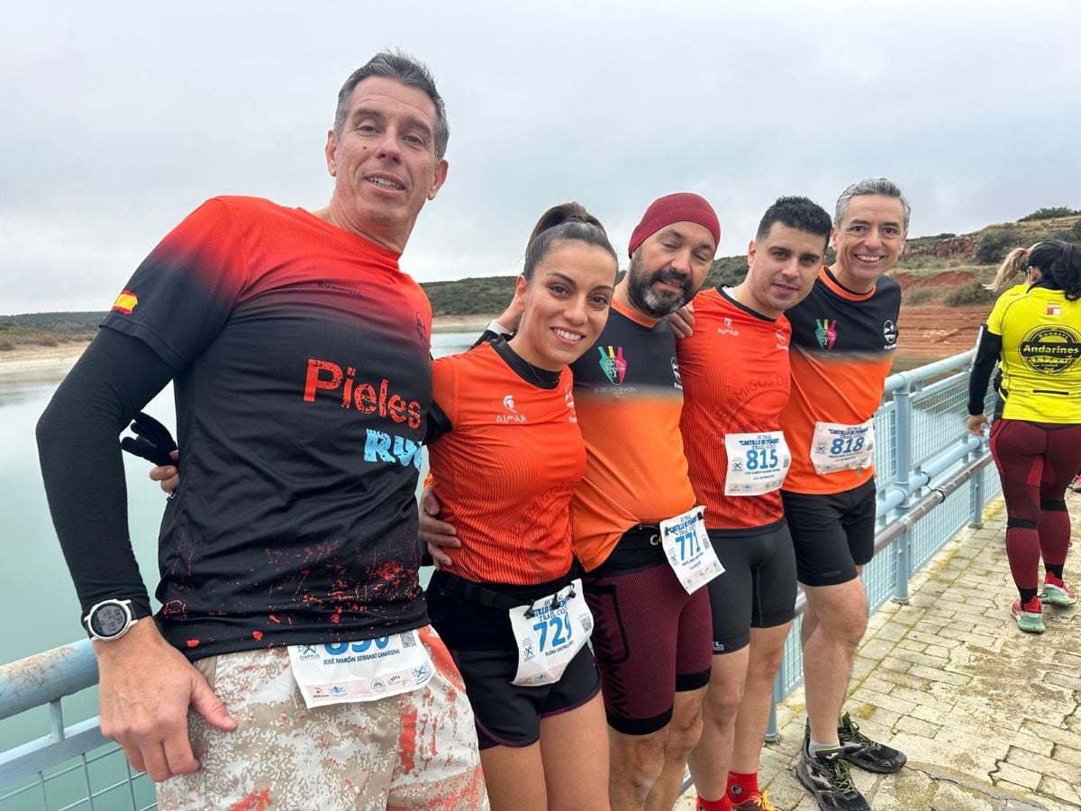 Los Pieles Run brillan en el III Trail Pantano de Peñarroya y suman un nuevo finisher en la Maratón de Valencia