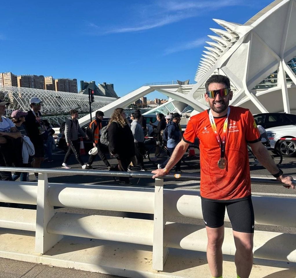 Los Pieles Run brillan en el III Trail Pantano de Peñarroya y suman un nuevo finisher en la Maratón de Valencia