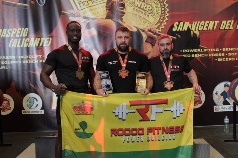 Dos récords y primeros puestos para los tomelloseros Jaime Sáez, Ousmane Leye y Steve Rodríguez en un campeonato de powerlifting