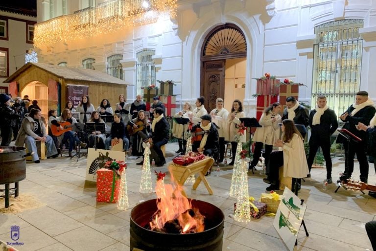 Flamenco y Navidad se fusionan en Tomelloso en la Zambomba de Villancicos