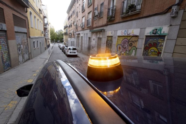 Las balizas obligatorias desde el 1 de enero deben ser geolocalizables y certificadas por IDIADA o LCOE