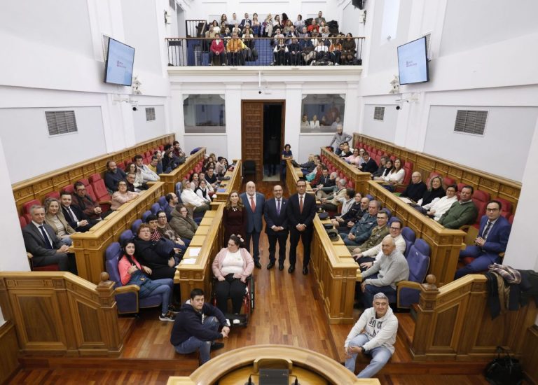 Discapacitados intelectuales piden en las Cortes C-LM voz y voto «para llegar más lejos» y formación tecnológica