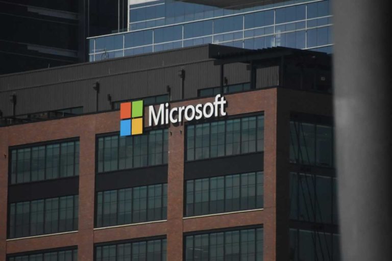 Microsoft presenta su visión de una superinteligencia centrada en el ser humano