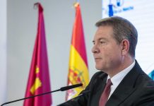 García-Page afirma que el PSOE debe ser «de su gente» y no de sus líderes