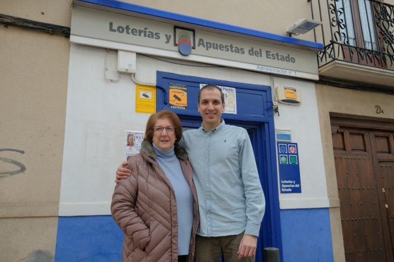 “Nos estrenamos en Navidad”: la administración de tres generaciones que reparte su primer premio navideño en Campo de Criptana