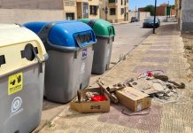 Consumo pide no arrojar residuos a la calle para evitar que se propague la peste 10k Ciudad de Tomelloso 2025