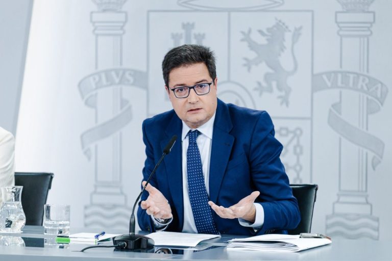 El Gobierno aprueba subir el sueldo de los funcionarios un 2,5 % este año y un 1,5 % para 2026