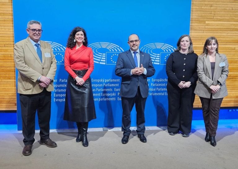 Las Cortes viajan a la Eurocámara para conocer sus propuestas en IA y vivienda para ampliar leyes en C-LM