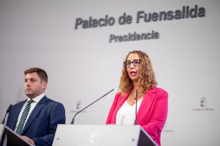 La consejera de Igualdad C-LM estalla por los abusos y corrupción en PSOE y desliza irregularidades en las primarias que ganó Sánchez