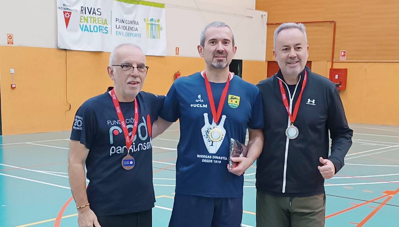 Ángel Valverde, de Parkinson Tomelloso, gana el I Torneo de Reyes de tenis de mesa en Rivas