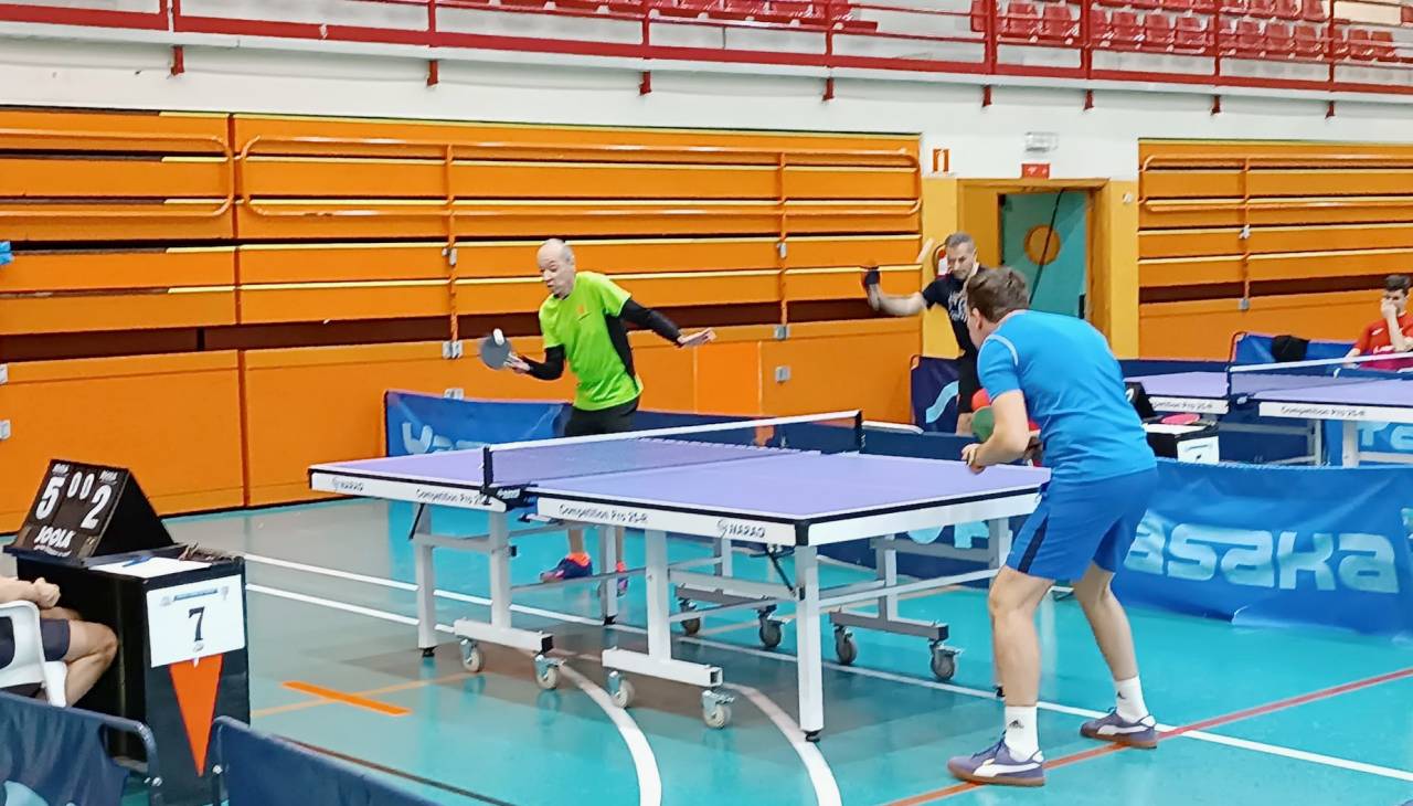 Ángel Valverde, de Parkinson Tomelloso, gana el I Torneo de Reyes de tenis de mesa en Rivas