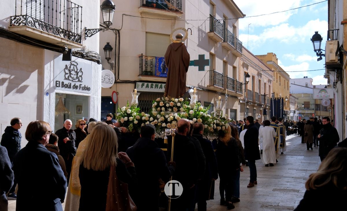 Tomelloso mantiene viva la tradición de San Antón con la bendición de animales y gran participación vecinal