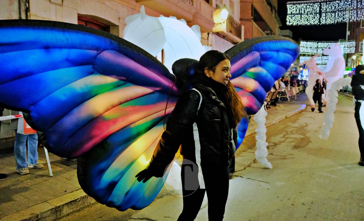 Tomelloso vive una cabalgata mágica con miles de personas en las calles pese al frío