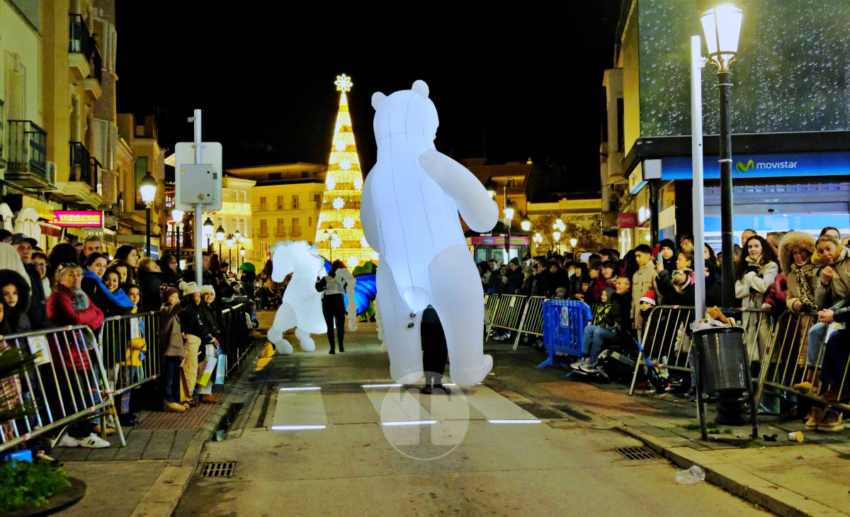 Tomelloso vive una cabalgata mágica con miles de personas en las calles pese al frío