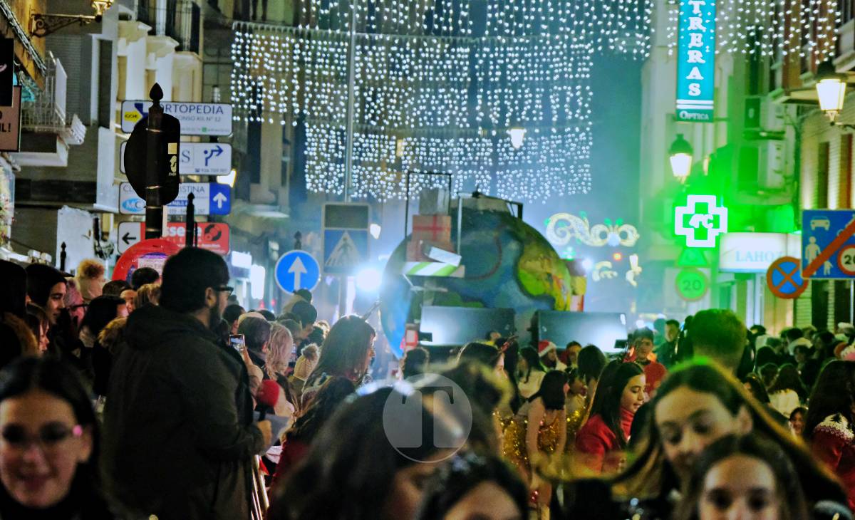 Tomelloso vive una cabalgata mágica con miles de personas en las calles pese al frío