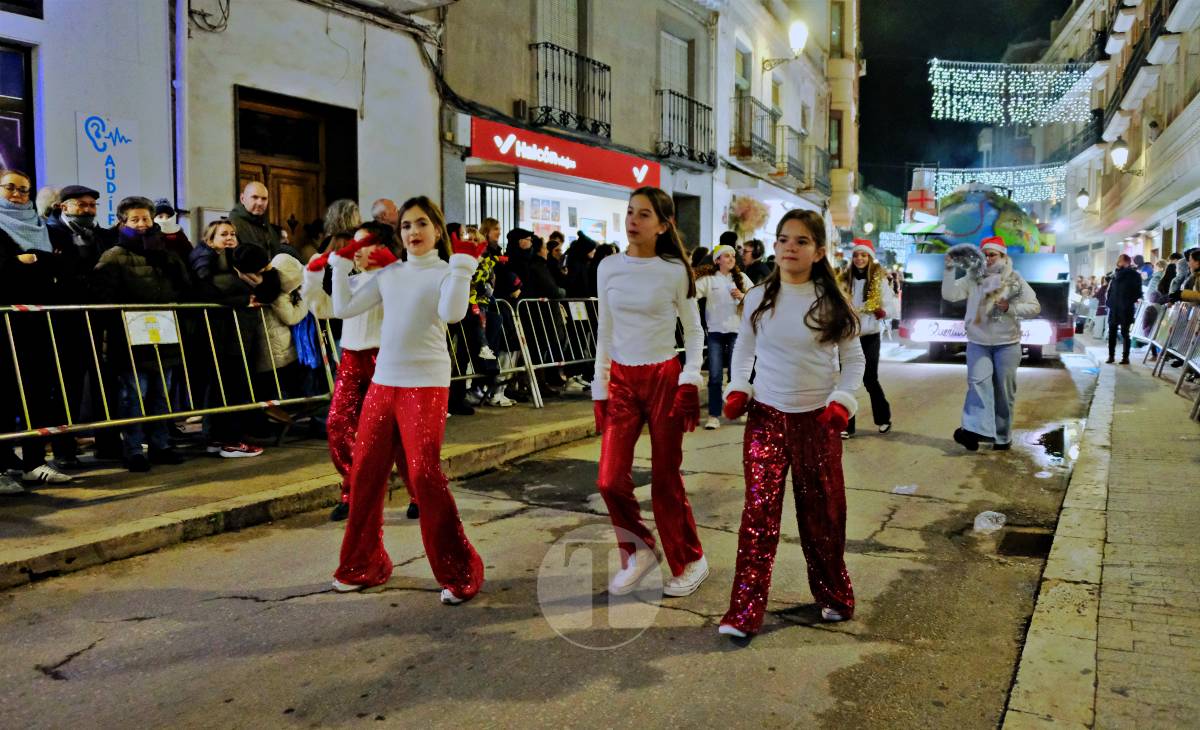 Tomelloso vive una cabalgata mágica con miles de personas en las calles pese al frío