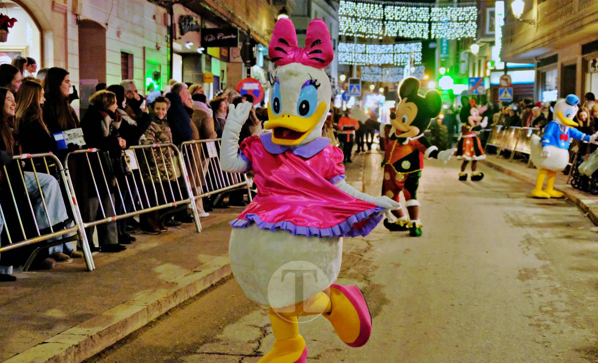 Tomelloso vive una cabalgata mágica con miles de personas en las calles pese al frío