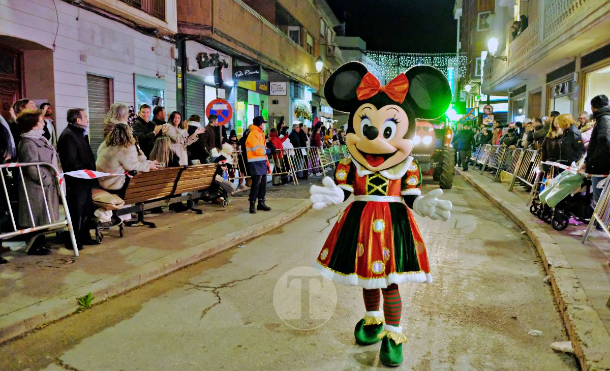Tomelloso vive una cabalgata mágica con miles de personas en las calles pese al frío