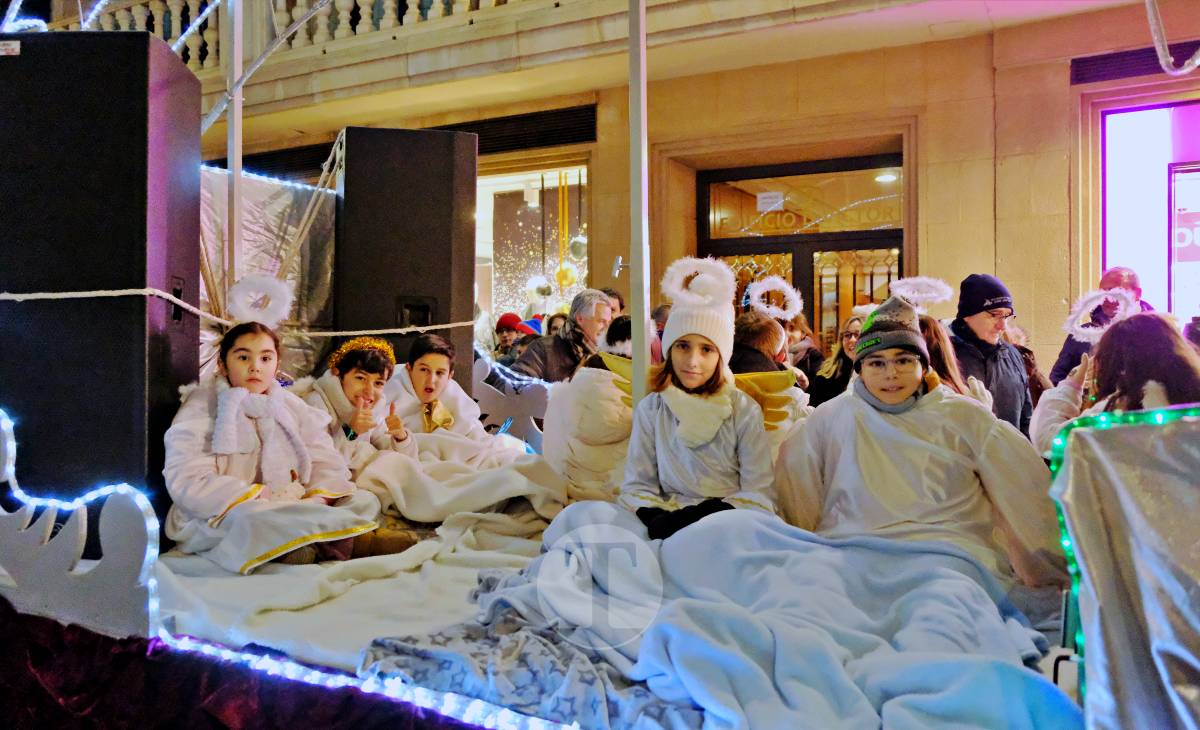 Tomelloso vive una cabalgata mágica con miles de personas en las calles pese al frío