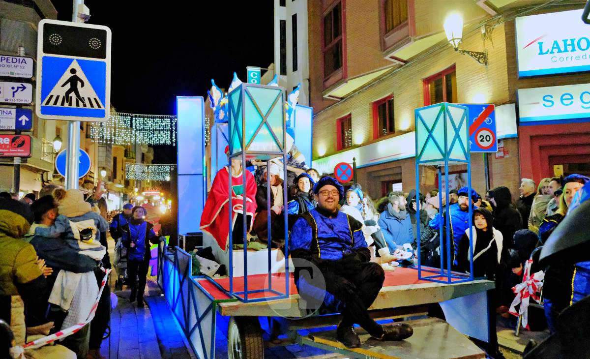 Tomelloso vive una cabalgata mágica con miles de personas en las calles pese al frío