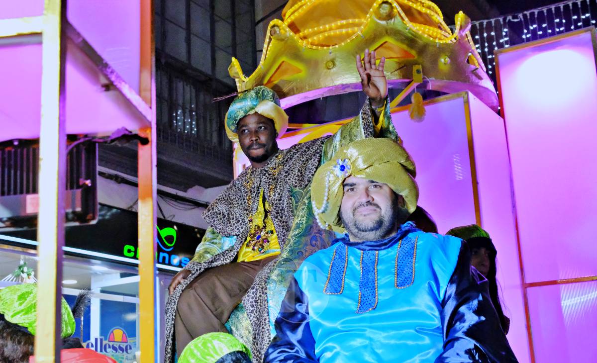 Tomelloso vive una cabalgata mágica con miles de personas en las calles pese al frío