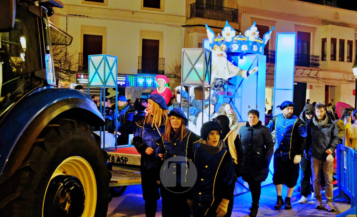 Tomelloso vive una cabalgata mágica con miles de personas en las calles pese al frío