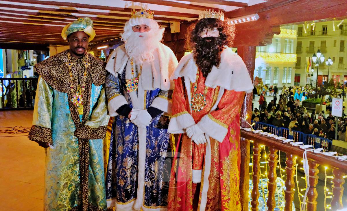 Tomelloso vive una cabalgata mágica con miles de personas en las calles pese al frío