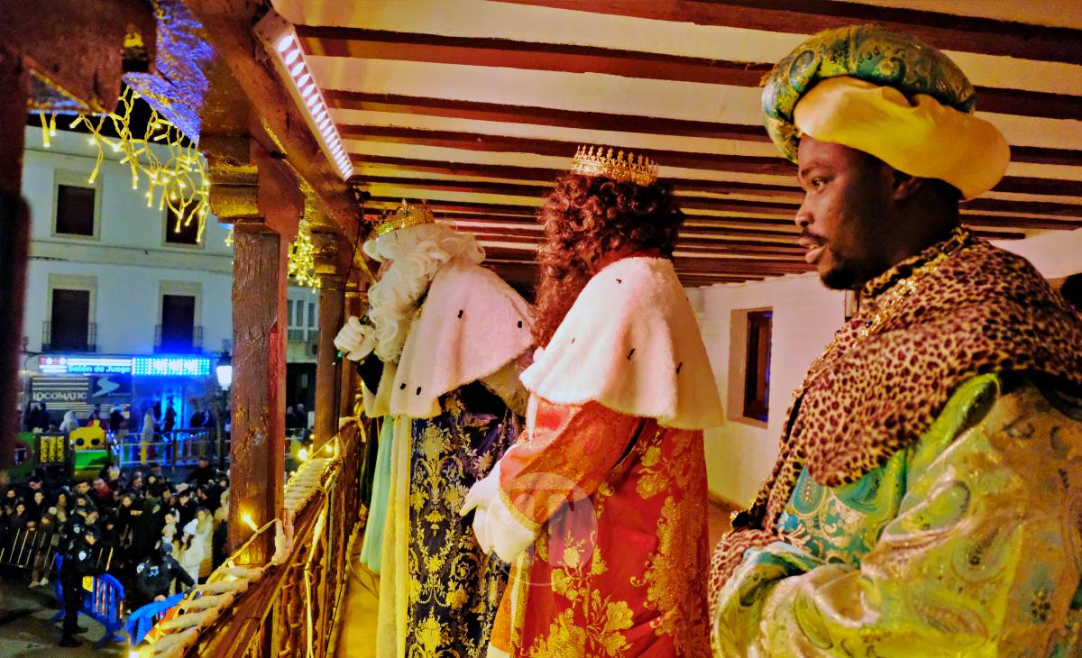 Tomelloso vive una cabalgata mágica con miles de personas en las calles pese al frío