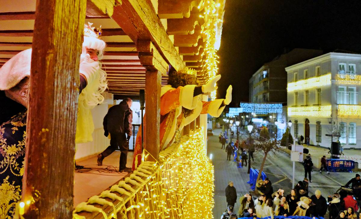 Tomelloso vive una cabalgata mágica con miles de personas en las calles pese al frío