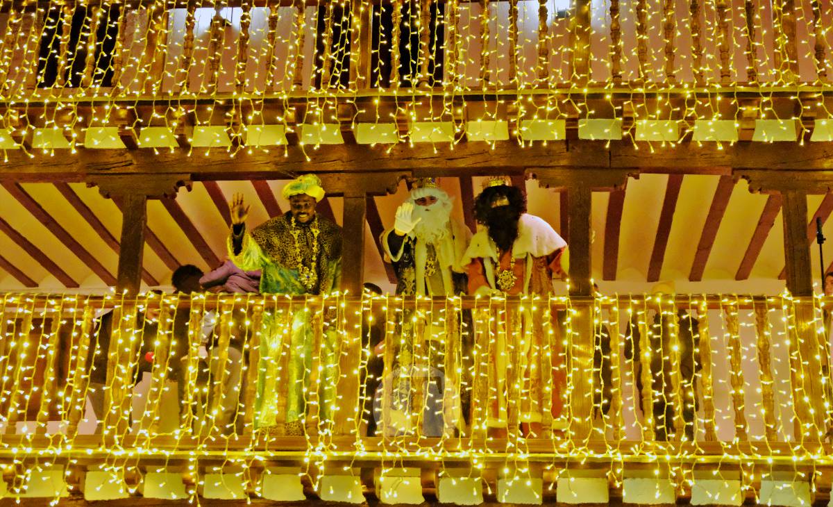 Tomelloso vive una cabalgata mágica con miles de personas en las calles pese al frío