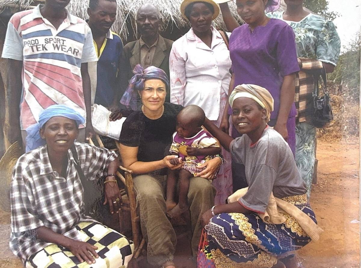 Estrella Giménez, presidenta de Fundación Kirira en Tomelloso, recibe el Premio Alumni UCLM a la Solidaridad